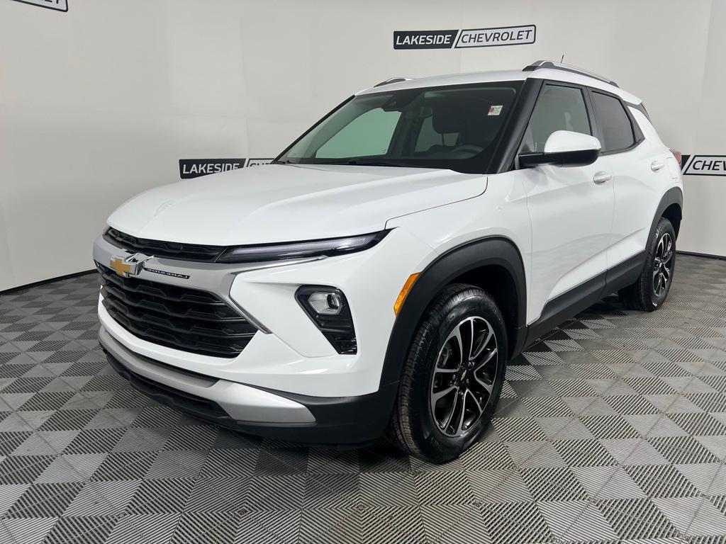 new 2025 Chevrolet TrailBlazer car, priced at $26,385