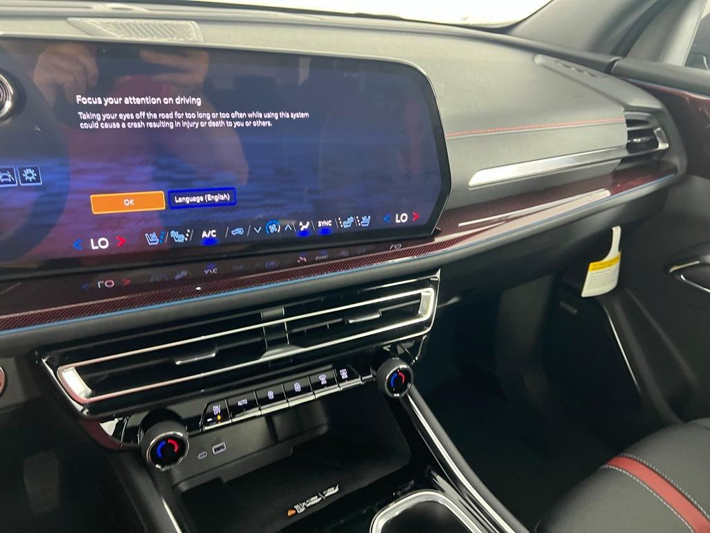 new 2025 Chevrolet Traverse car, priced at $60,664
