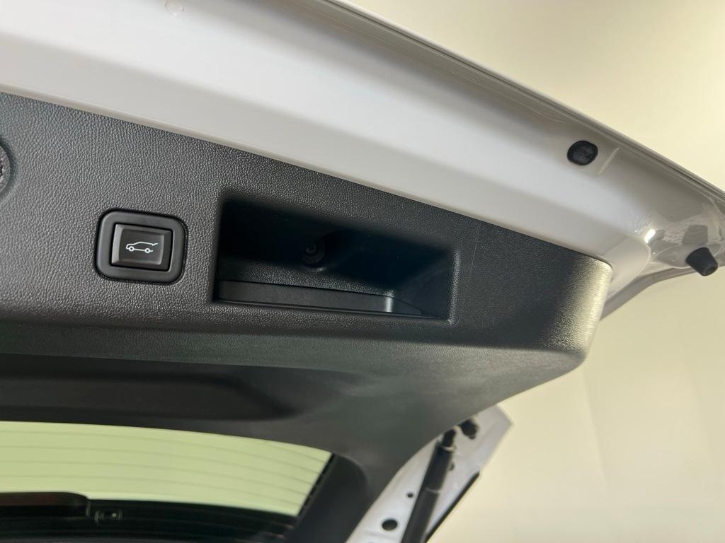 used 2022 Chevrolet Equinox car, priced at $21,922