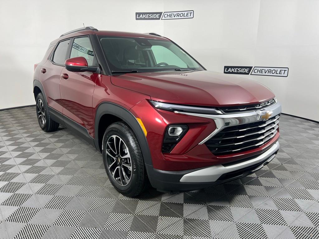 new 2025 Chevrolet TrailBlazer car, priced at $28,475