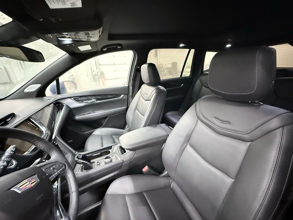 used 2025 Cadillac XT6 car, priced at $44,995
