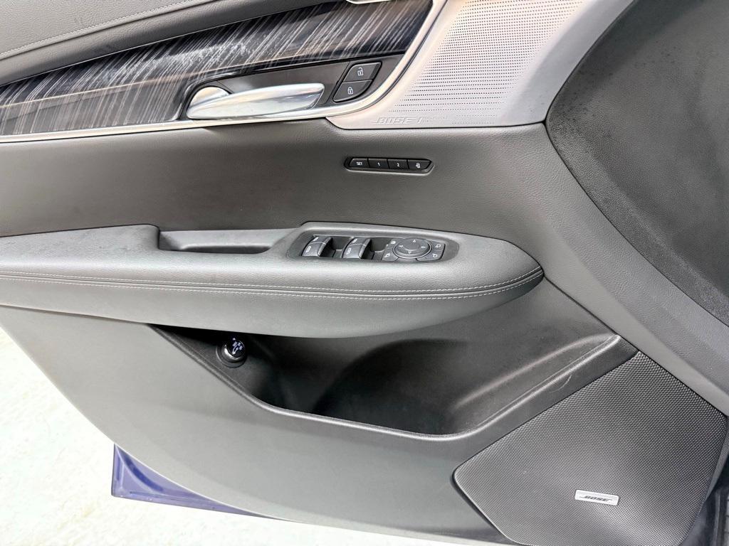 used 2025 Cadillac XT6 car, priced at $44,995