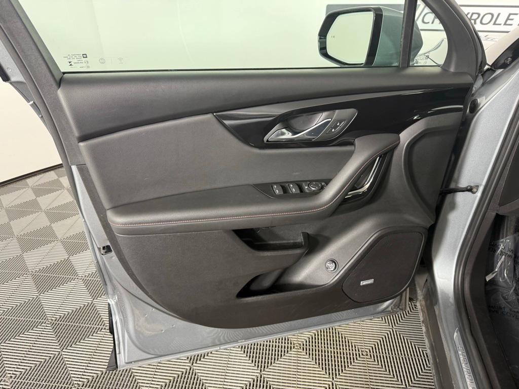 used 2025 Chevrolet Blazer car, priced at $35,999