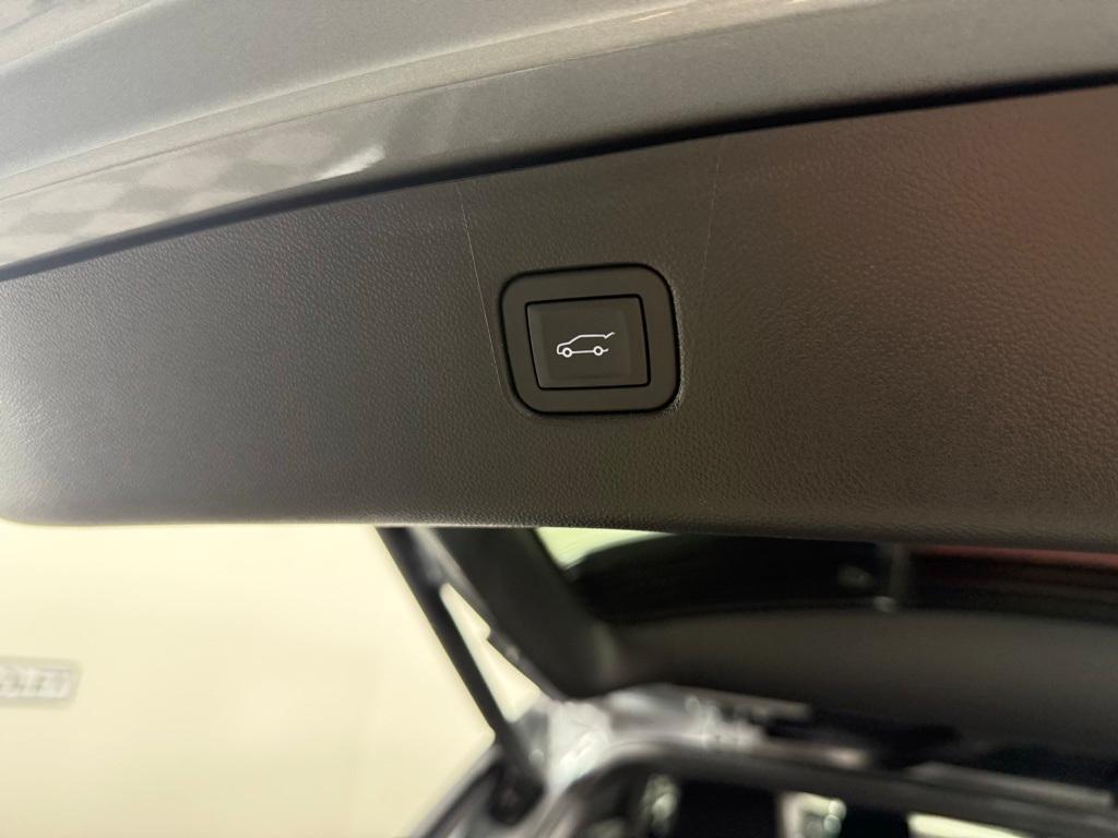 used 2025 Chevrolet Blazer car, priced at $35,999