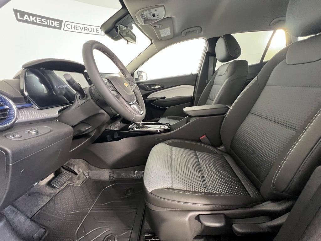 new 2025 Chevrolet Trax car, priced at $25,085
