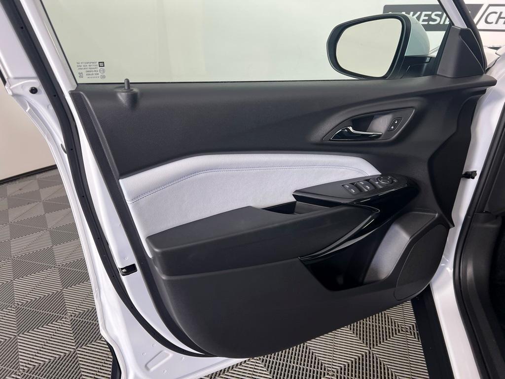 new 2025 Chevrolet Trax car, priced at $25,085