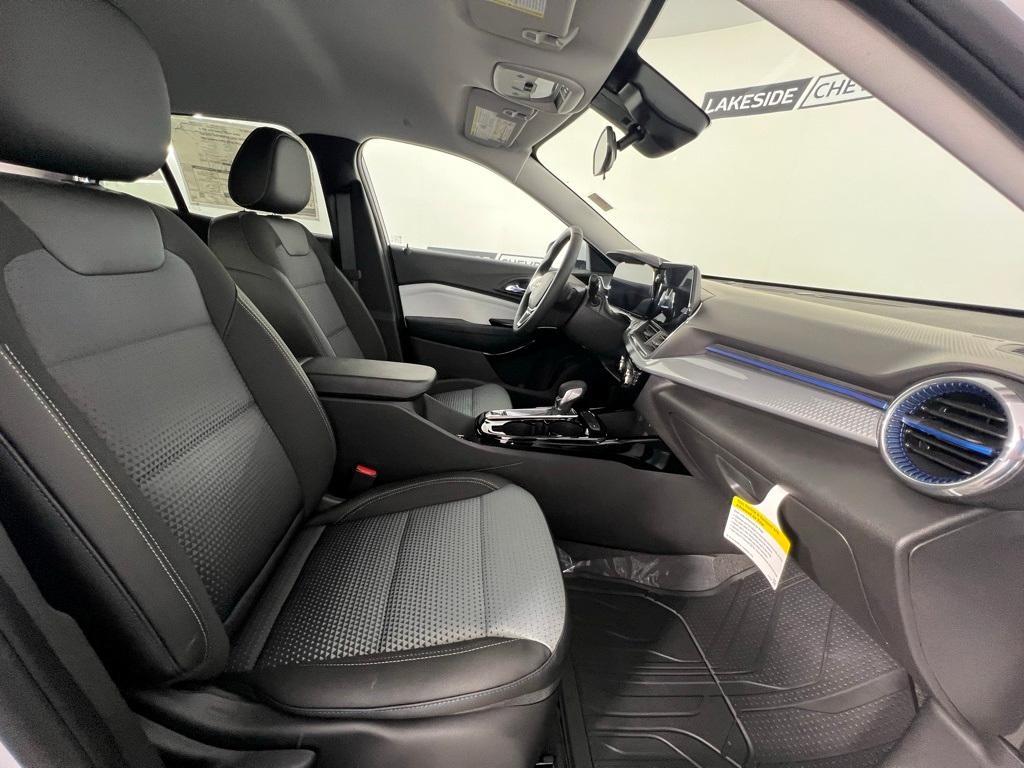 new 2025 Chevrolet Trax car, priced at $25,085