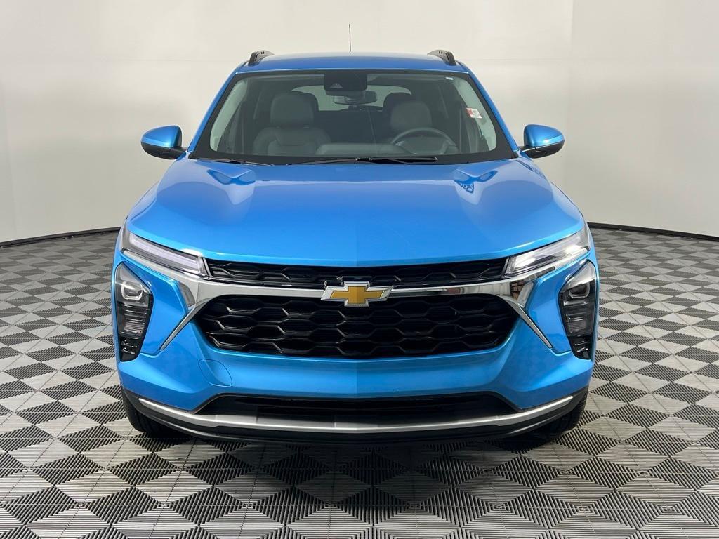 new 2025 Chevrolet Trax car, priced at $25,880