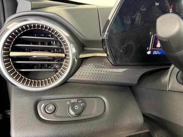 new 2025 Chevrolet Trax car, priced at $26,115