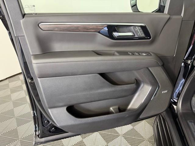 new 2025 Chevrolet Suburban car, priced at $81,698