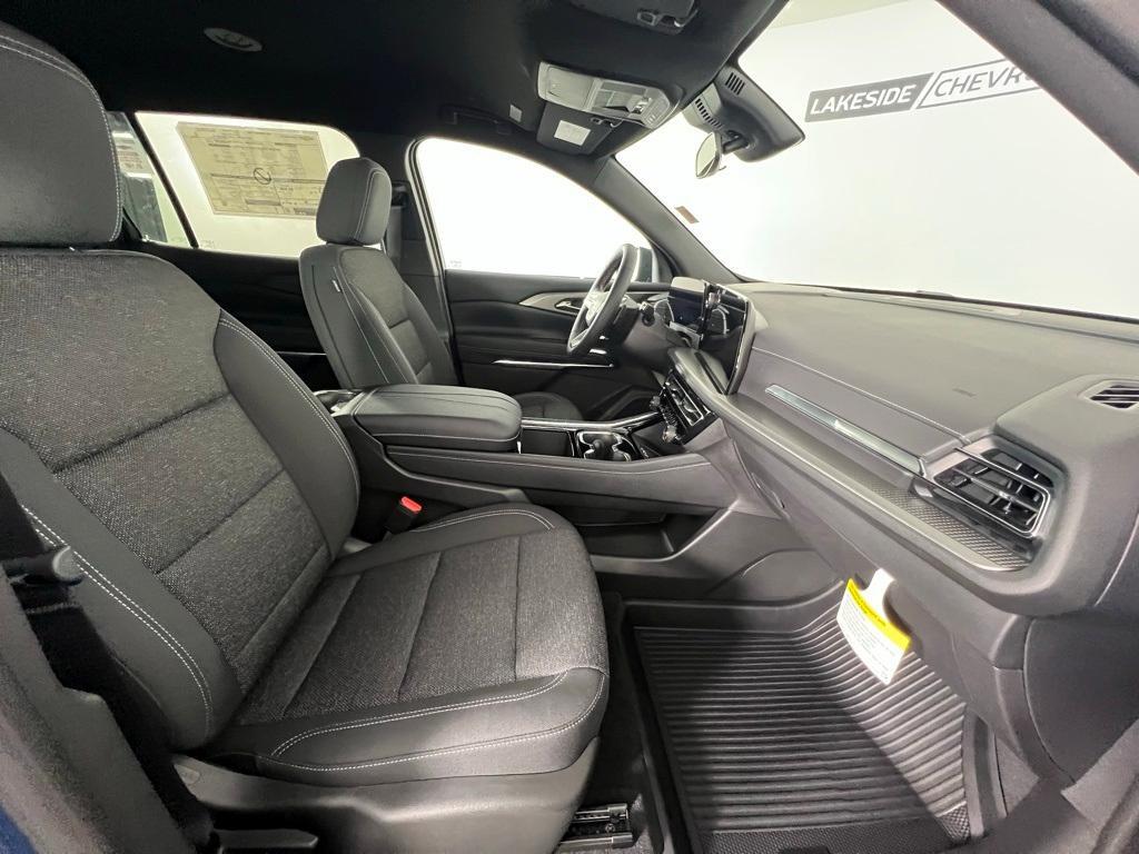 new 2025 Chevrolet Traverse car, priced at $41,560