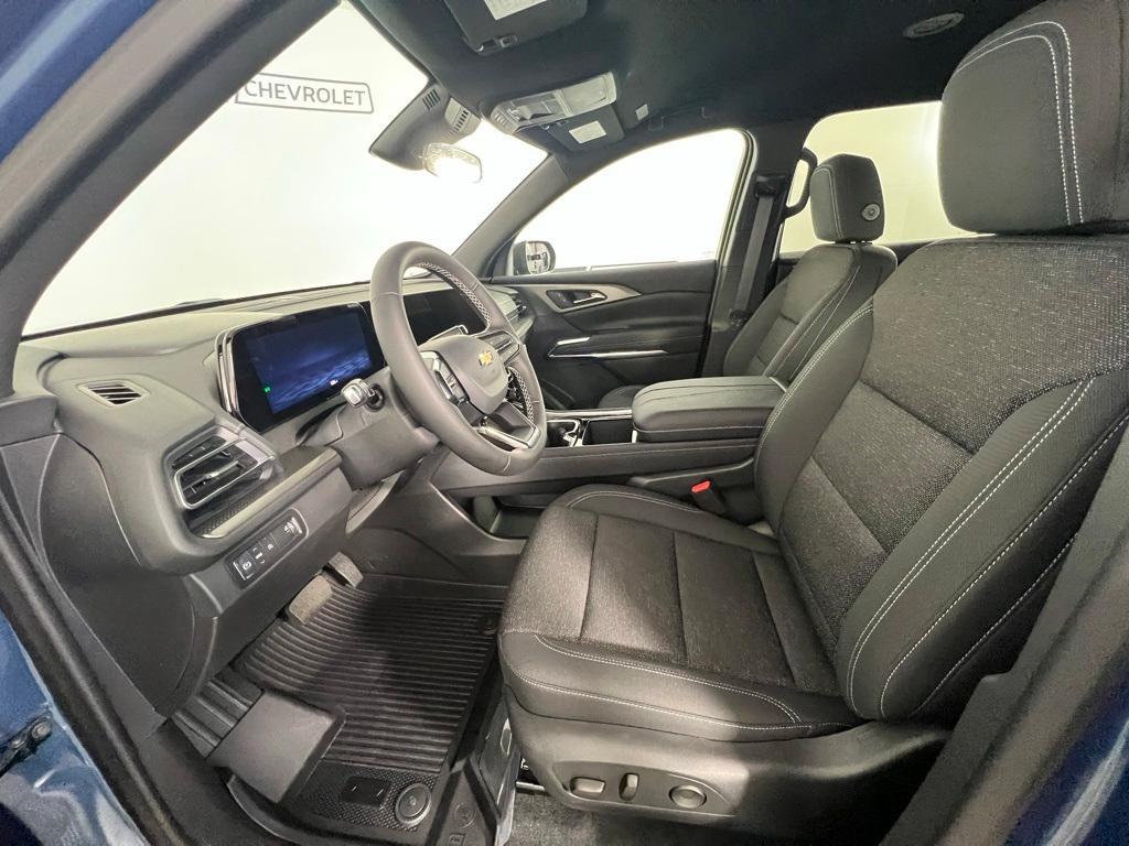 new 2025 Chevrolet Traverse car, priced at $41,560
