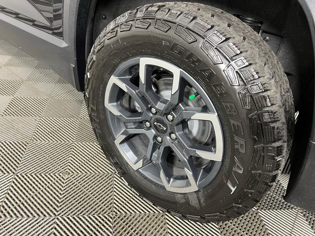 new 2025 Chevrolet Equinox car, priced at $39,040