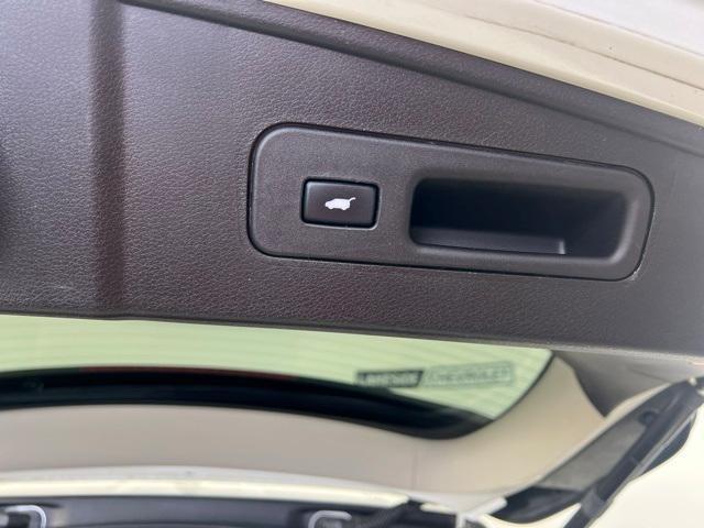 used 2018 Acura MDX car, priced at $23,445