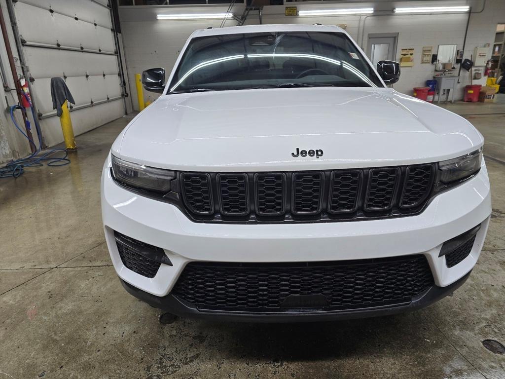 used 2023 Jeep Grand Cherokee car, priced at $36,495