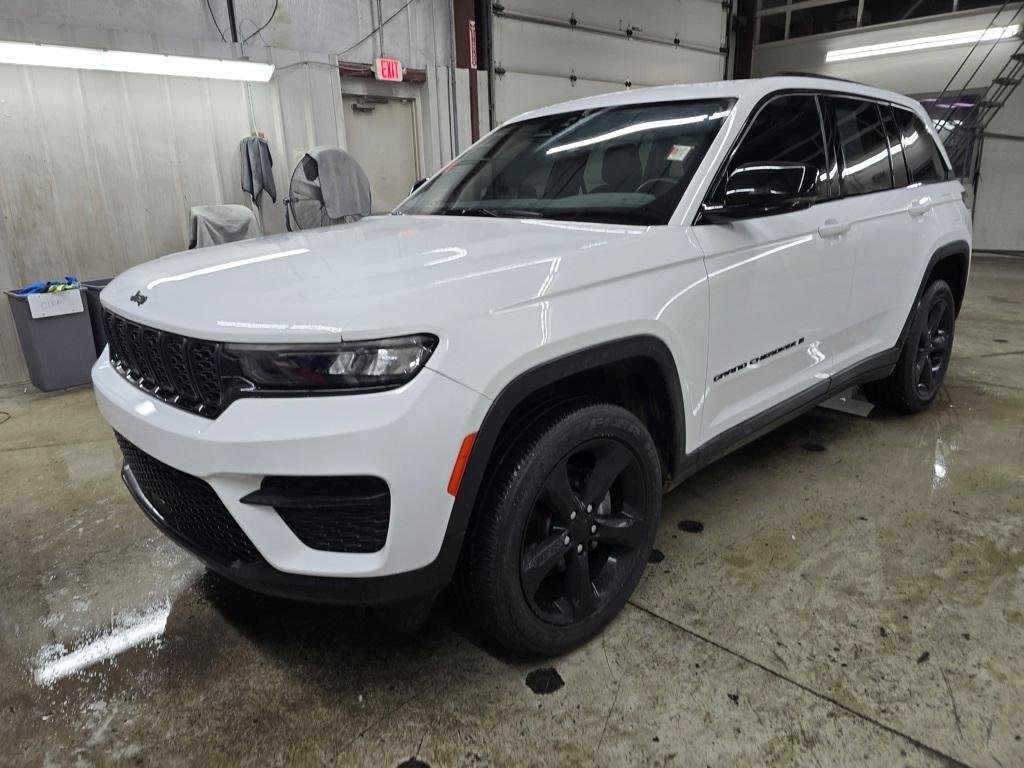 used 2023 Jeep Grand Cherokee car, priced at $36,495