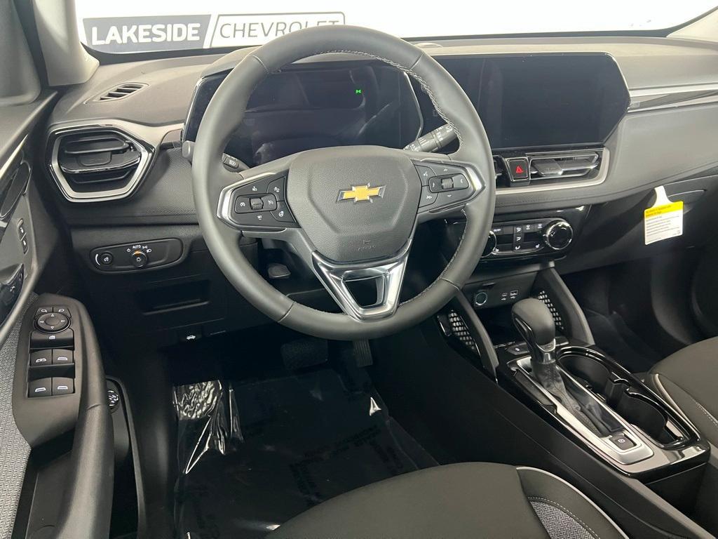 new 2025 Chevrolet TrailBlazer car, priced at $28,575