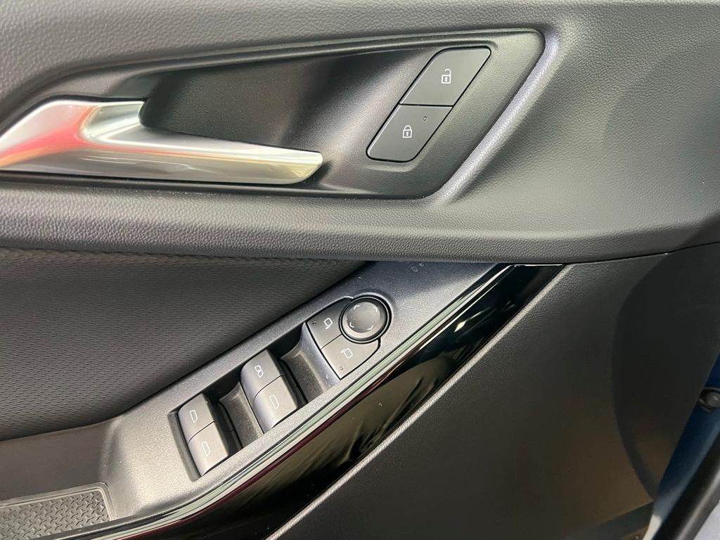 new 2026 Chevrolet Equinox car, priced at $29,995