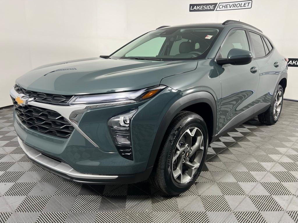 new 2025 Chevrolet Trax car, priced at $25,385
