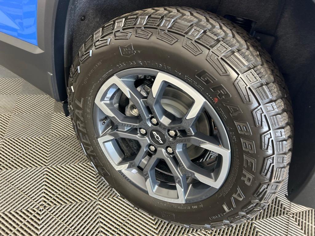 new 2026 Chevrolet Equinox car, priced at $38,290