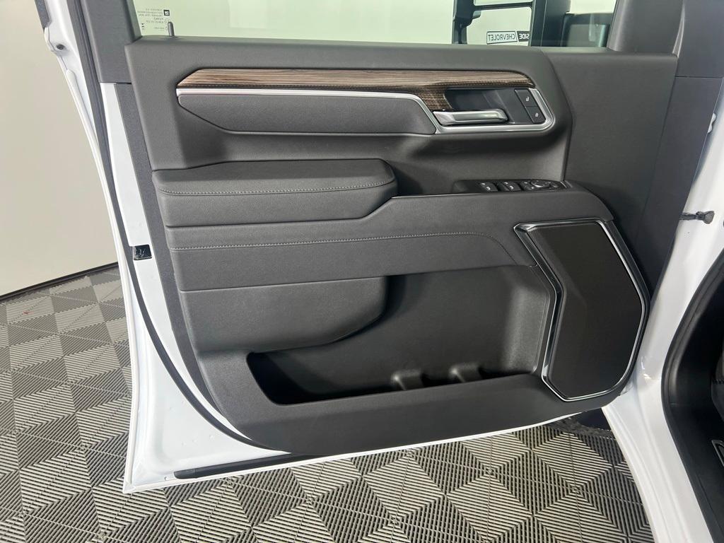 new 2025 Chevrolet Silverado 2500 car, priced at $75,455