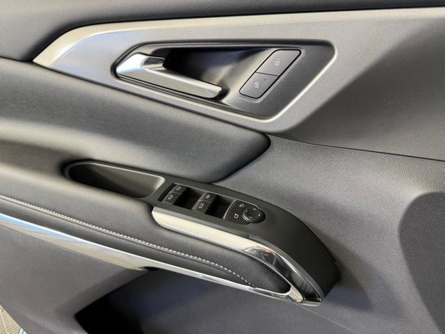 new 2026 Chevrolet Traverse car, priced at $45,215