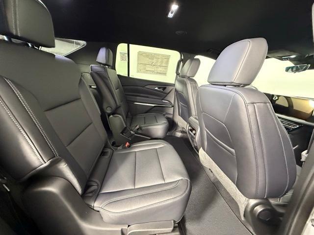 new 2026 Chevrolet Traverse car, priced at $45,215