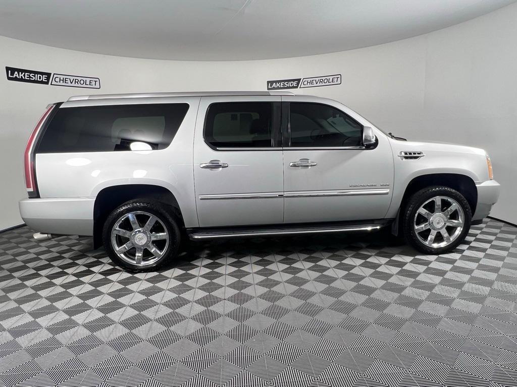 used 2011 Cadillac Escalade ESV car, priced at $9,495