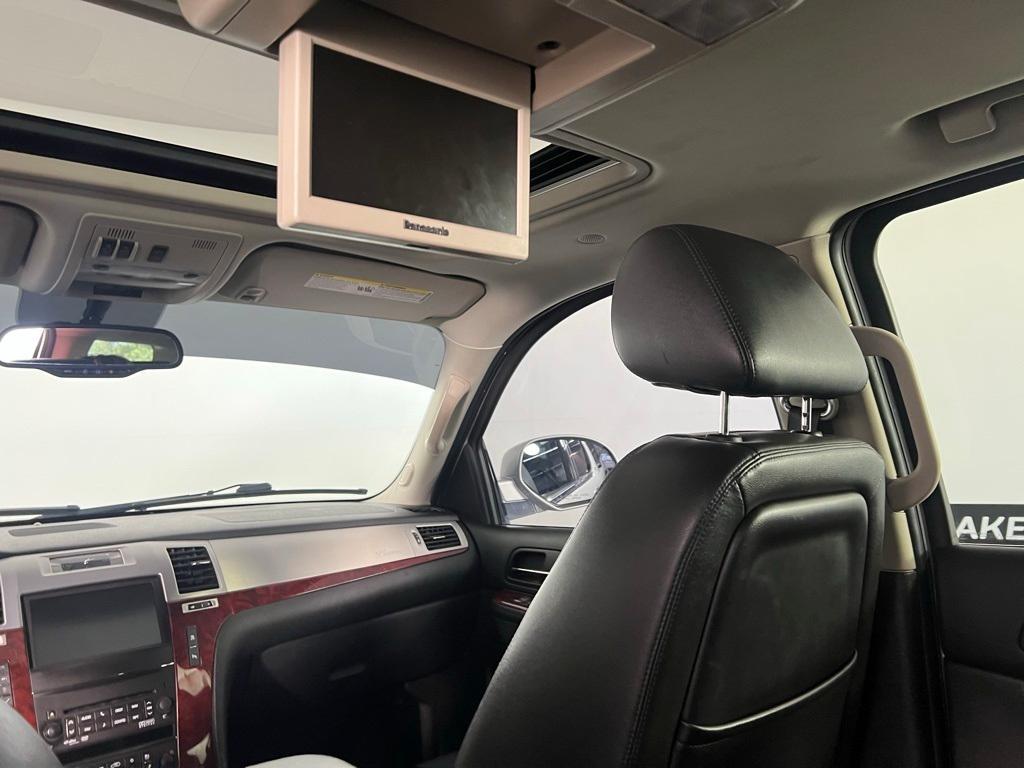 used 2011 Cadillac Escalade ESV car, priced at $9,495