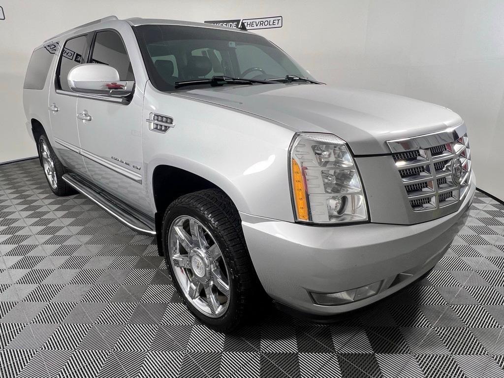 used 2011 Cadillac Escalade ESV car, priced at $9,495