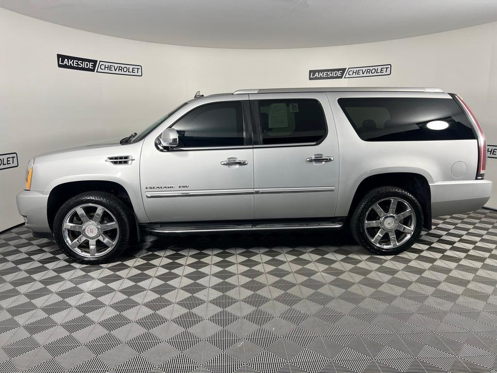 used 2011 Cadillac Escalade ESV car, priced at $9,495
