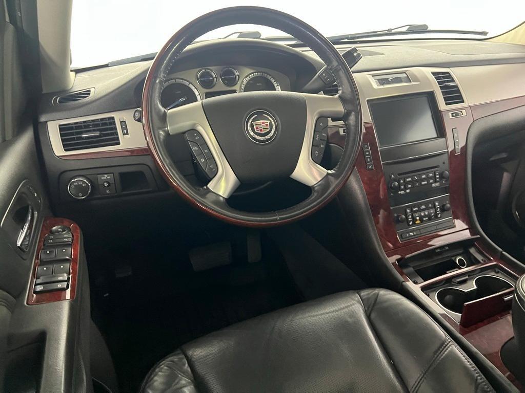 used 2011 Cadillac Escalade ESV car, priced at $9,495
