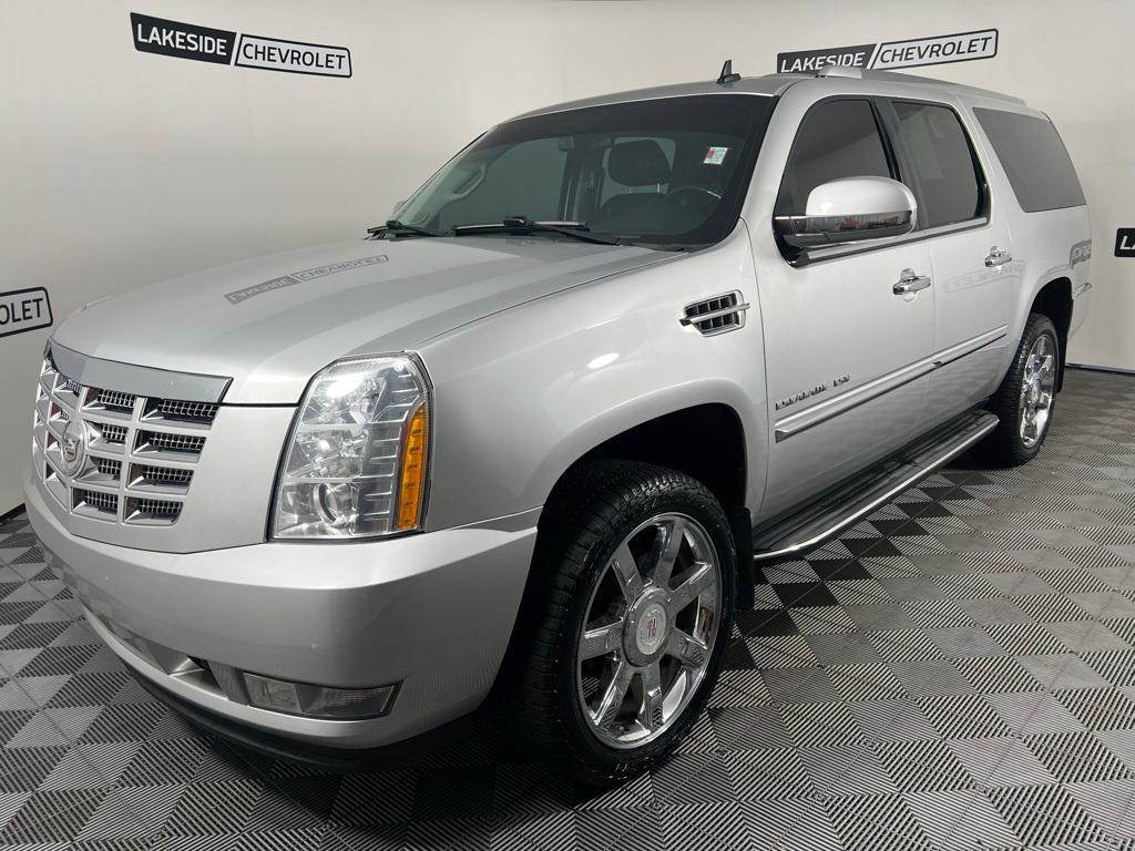 used 2011 Cadillac Escalade ESV car, priced at $9,495