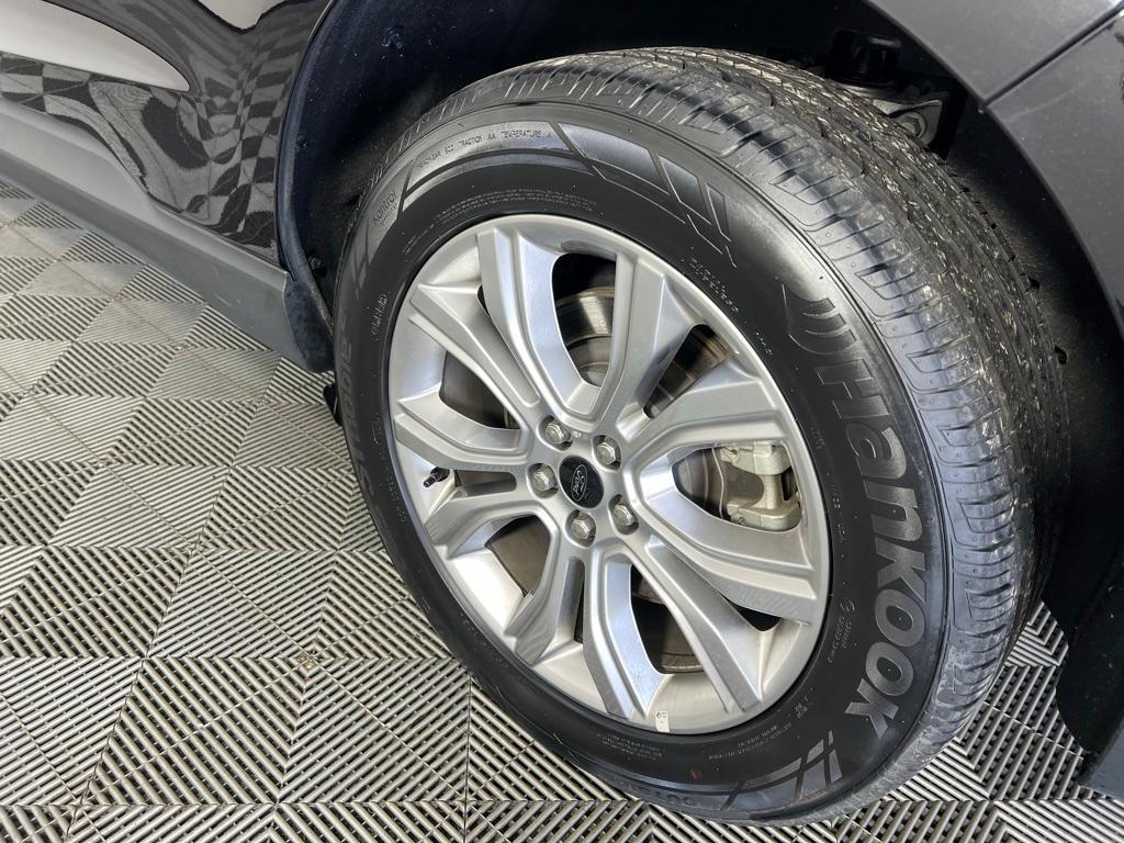used 2024 Ford Edge car, priced at $31,999