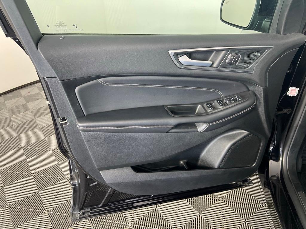 used 2024 Ford Edge car, priced at $31,999