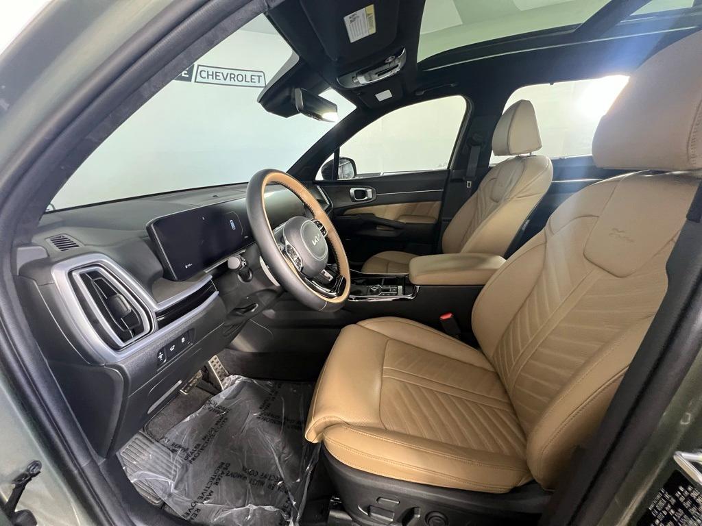used 2025 Kia Sorento car, priced at $42,999