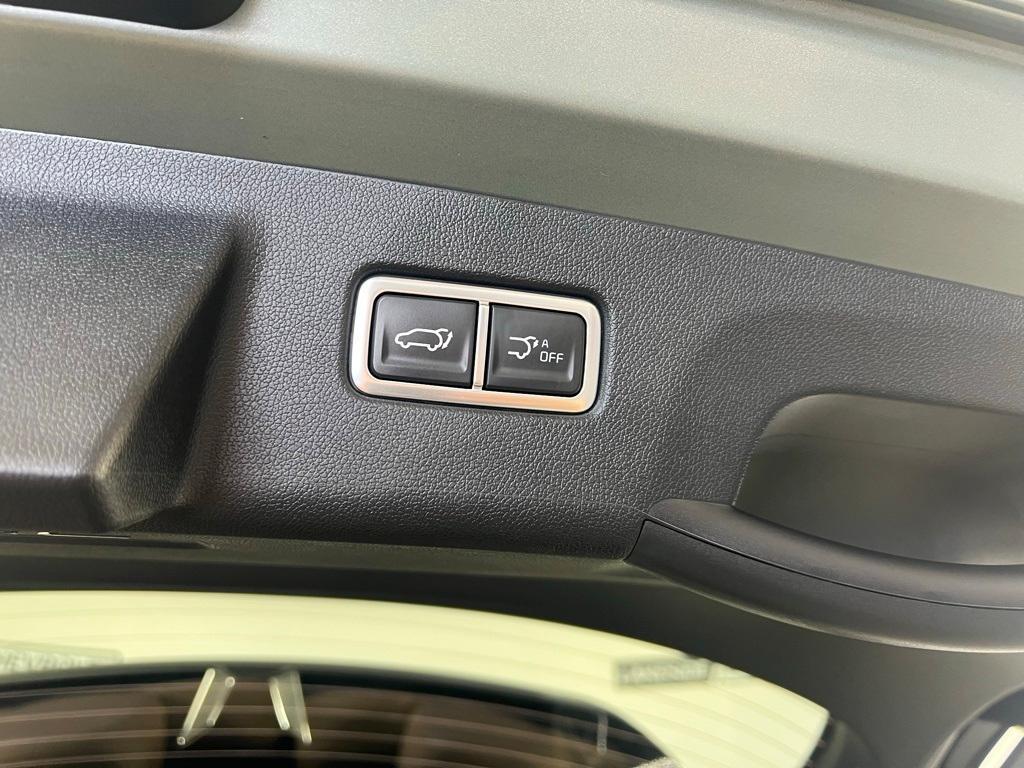 used 2025 Kia Sorento car, priced at $42,999