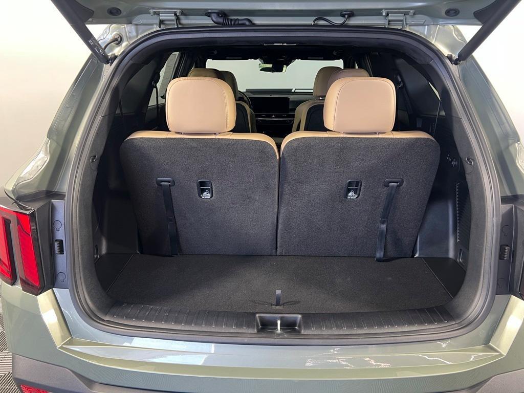used 2025 Kia Sorento car, priced at $42,999