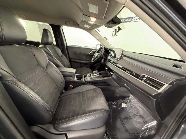 used 2024 Mitsubishi Outlander car, priced at $24,999
