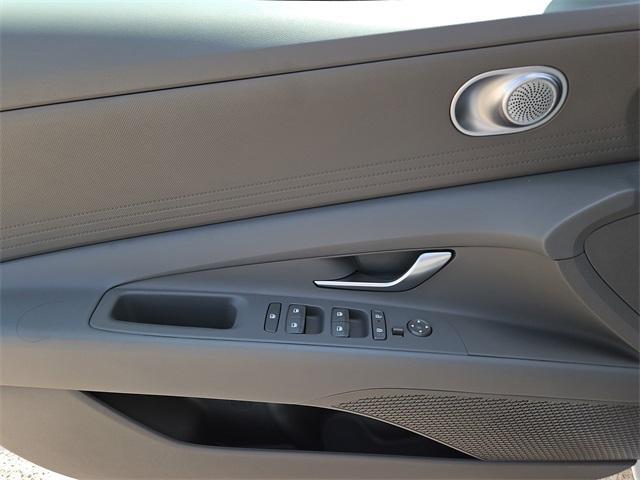 new 2025 Hyundai ELANTRA HEV car, priced at $19,693