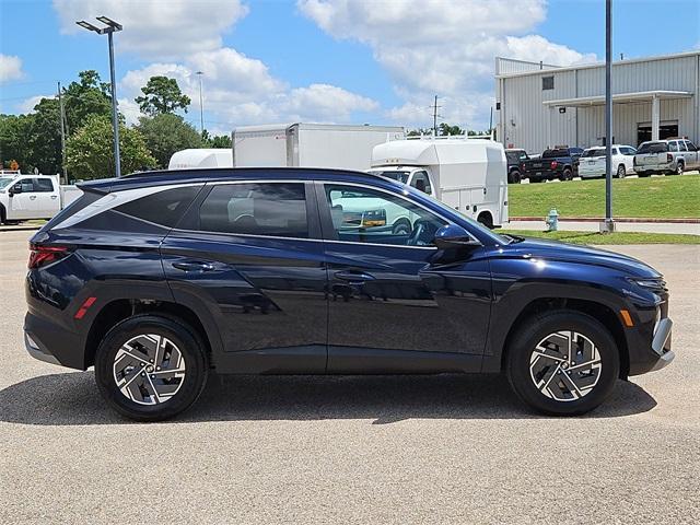 new 2025 Hyundai TUCSON Hybrid car, priced at $26,190