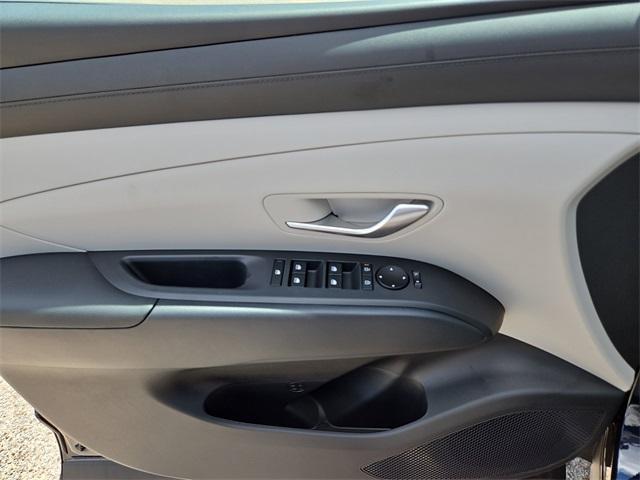 new 2025 Hyundai TUCSON Hybrid car, priced at $26,190