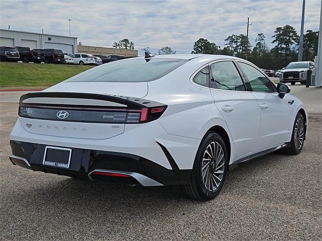 new 2025 Hyundai Sonata Hybrid car, priced at $33,180