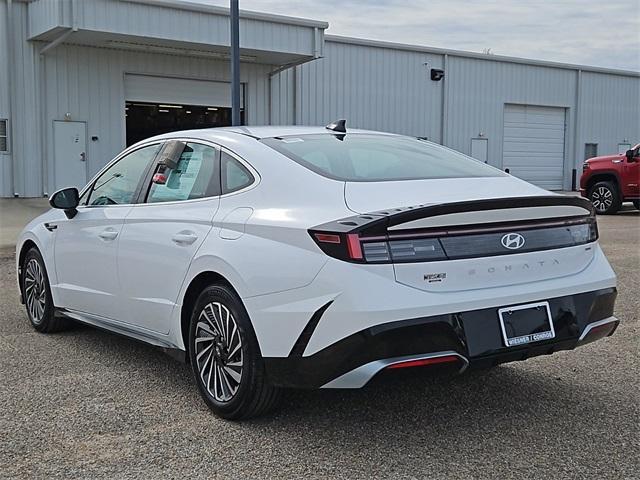 new 2025 Hyundai Sonata Hybrid car, priced at $33,180