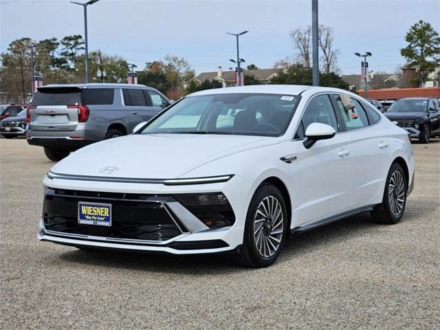 new 2025 Hyundai Sonata Hybrid car, priced at $33,180