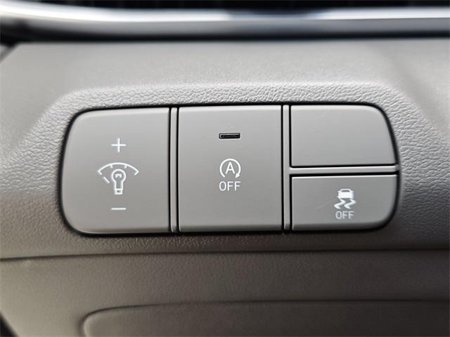 new 2025 Hyundai Elantra car, priced at $19,290