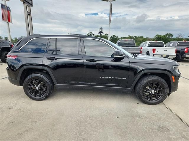 used 2022 Jeep Grand Cherokee car, priced at $28,486