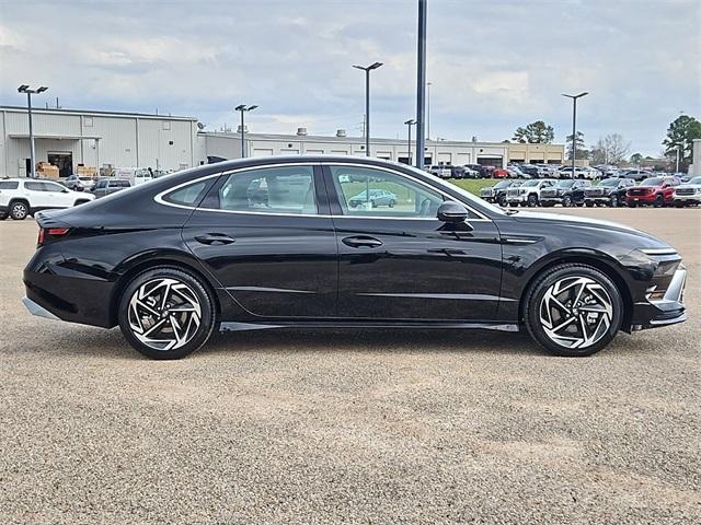 new 2024 Hyundai Sonata car, priced at $27,677