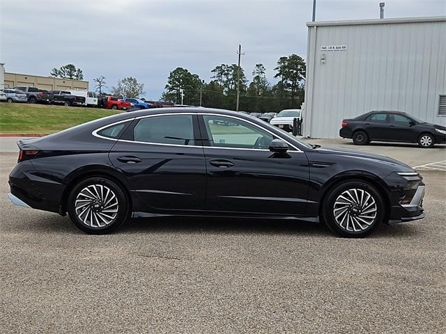 new 2025 Hyundai Sonata Hybrid car, priced at $39,140