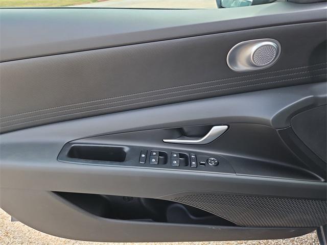 new 2025 Hyundai ELANTRA HEV car, priced at $18,304